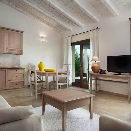 Aparthotel Punta Falcone 4*