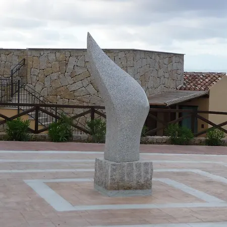 Punta Falcone سانتا تيريزا غالّورا