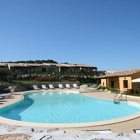 شقة فندقية Punta Falcone 4*