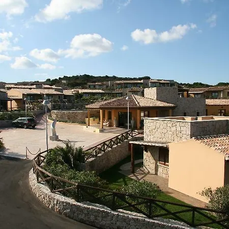 Punta Falcone 公寓式酒店