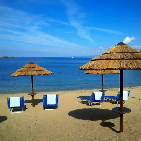 Punta Falcone 圣特雷莎加卢拉