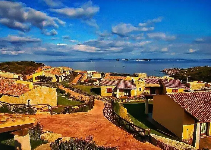 Aparthotel Punta Falcone 4*