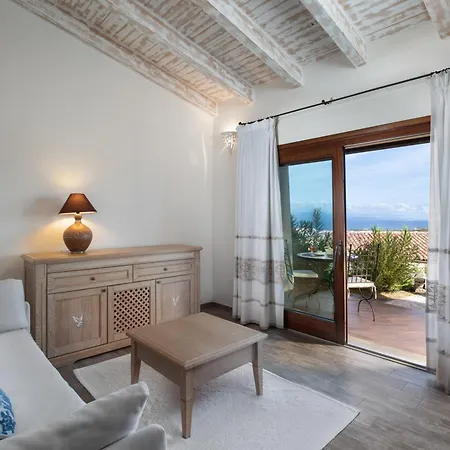 شقة فندقية Punta Falcone 4*