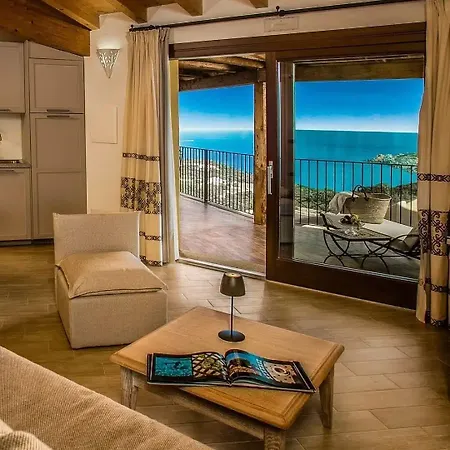 Aparthotel Punta Falcone 4*