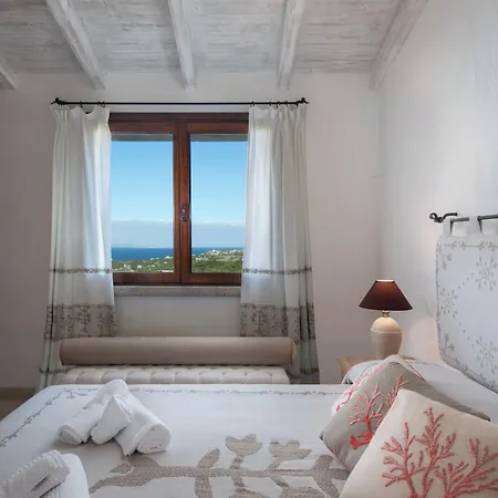Aparthotel Punta Falcone 4*