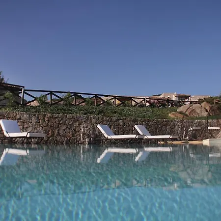 Punta Falcone سانتا تيريزا غالّورا
