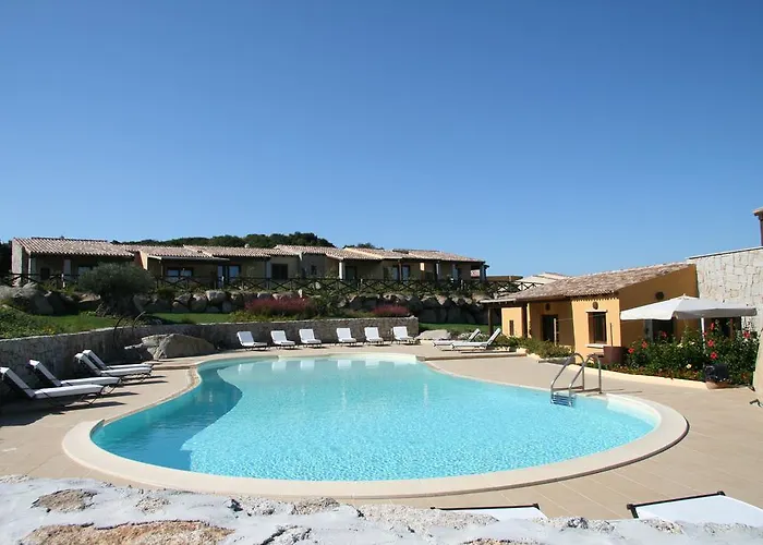 Apartahotel Punta Falcone 4*