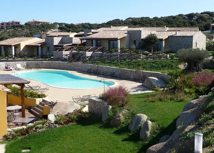 Apartahotel Punta Falcone 4*